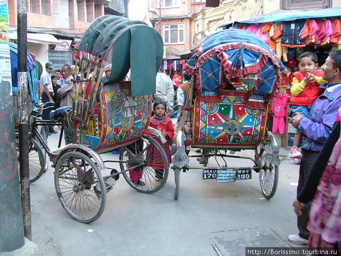 Рикши — самый волнующий вид транспорта (у них часто нет тормозов :-). Непал