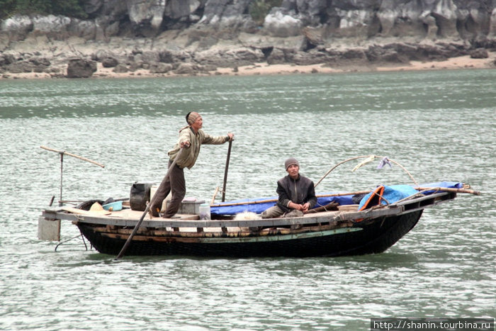 Рыбаки Халонг бухта, Вьетнам
