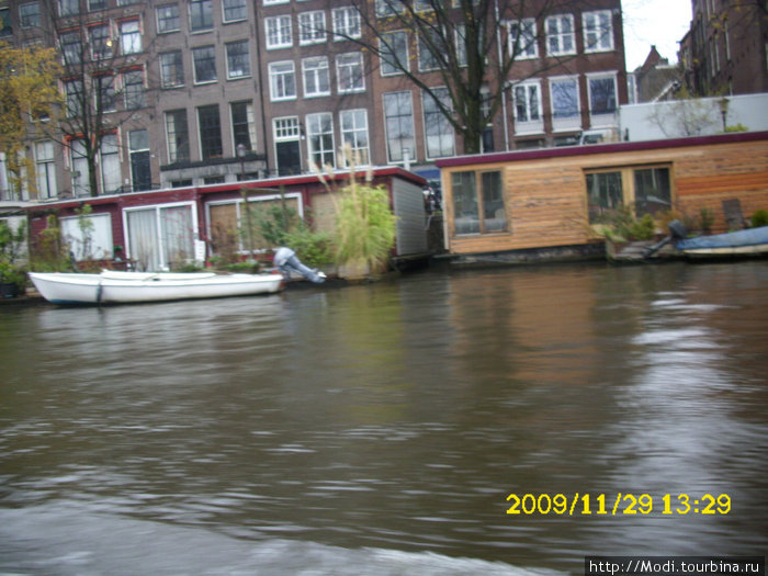 Так живут в Голландии прямо на воде на баржах, но со всеми удобствами Амстердам, Нидерланды