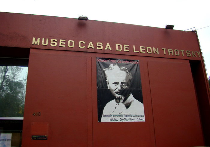 Фигура Троцкого — одна из самых ярких, противоречивых и трагических. Со дня его смерти прошло более 60 лет, а споры о нём не утихают. Мехико, Мексика