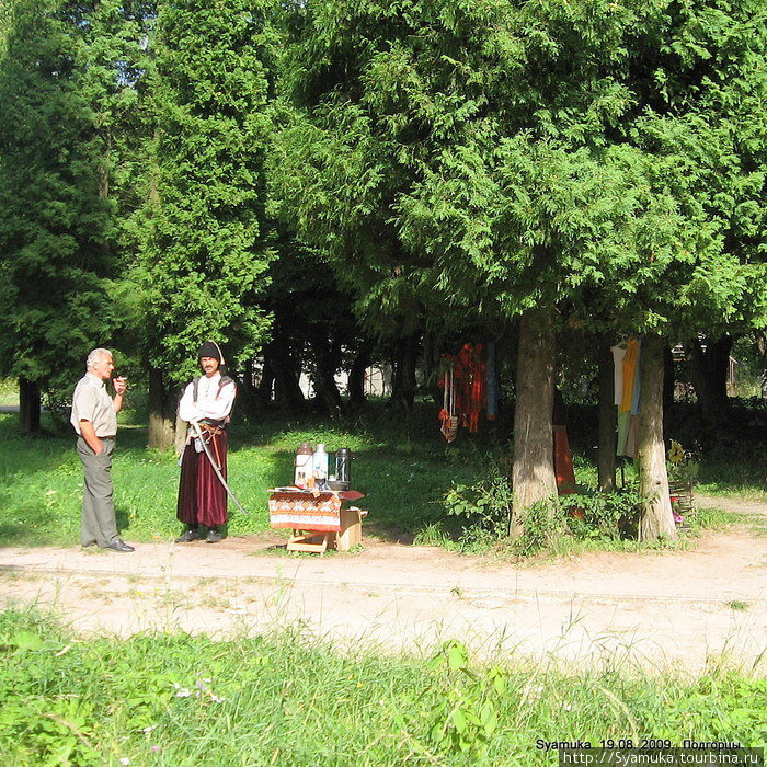 Перед входом на территорию замка. Подгорцы (Бродовский район), Украина