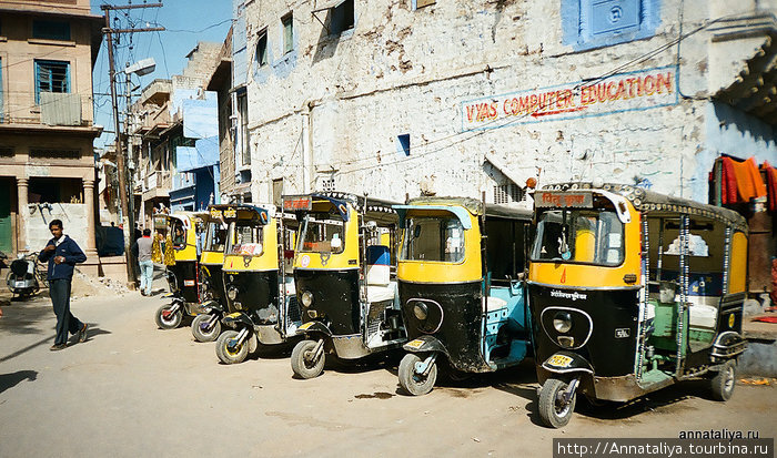 Стоянка моторикш Дели, Индия