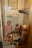 В 1920-1930-е годы куклы производились в кооперативных артелях. Затем появились фабрики в Москве и Ленинграде. Знаменитая «Ленигрушка».