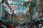 Центральная торговая улица в китайском районе
