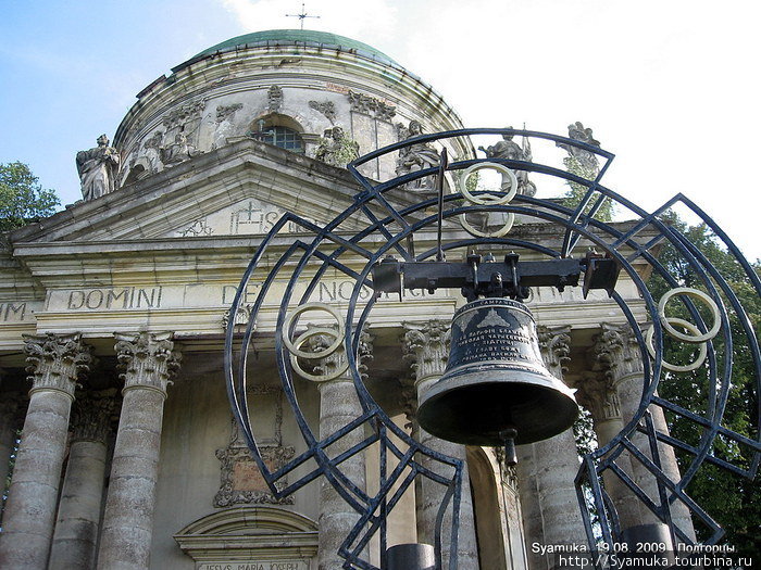 Звонница была новой, сделанной из металла и только с одним колоколом. Подгорцы (Бродовский район), Украина