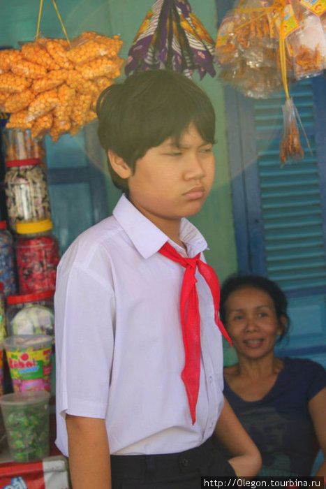 Мама радуется светлым мыслям своего сына- патриота Лаос