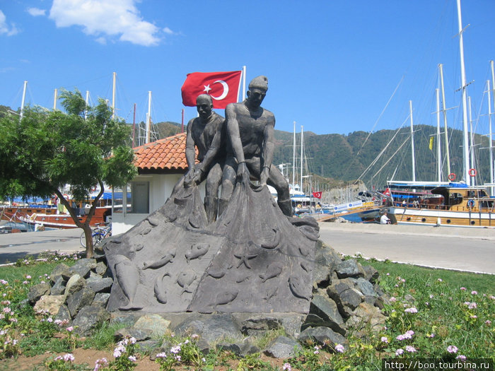 скультурная композиция — рыбаки и рыбки :) Мармарис, Турция