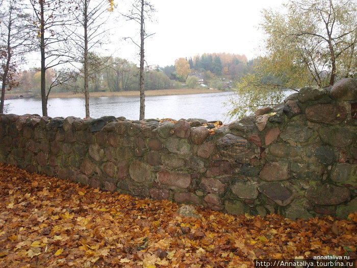 любовались каменной кладкой.., Тракай, Литва