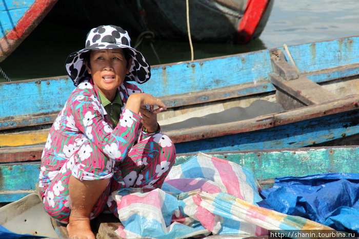Рыбачка на лодке Нячанг, Вьетнам