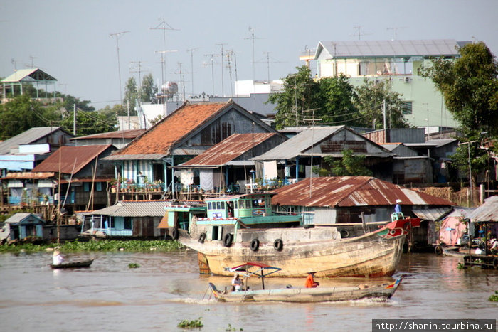 Дома и лодки в Тяудоке Тяудок, Вьетнам