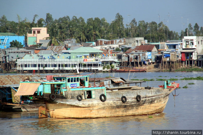 Лодки и дома в Тяудоке Тяудок, Вьетнам