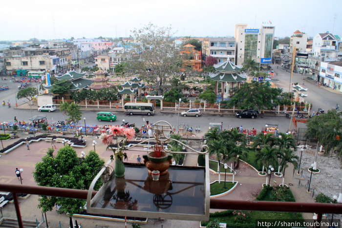 Вид с балкона гостиницы Тяудок, Вьетнам