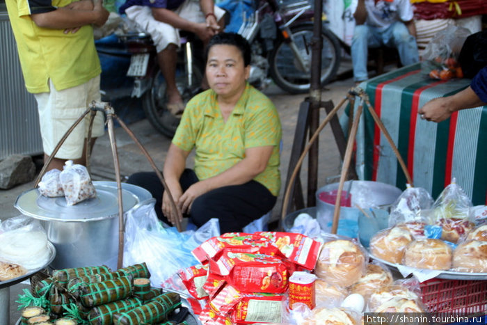 Торговка на рынке Тяудок, Вьетнам