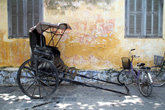 Велосипед и тележка рикши