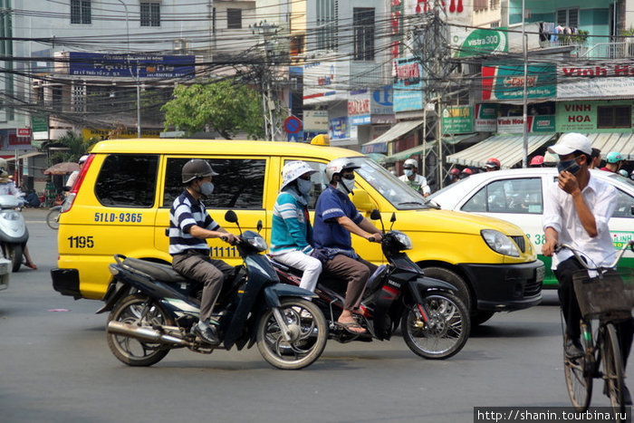 Такси и мотоциклисты Хошимин, Вьетнам