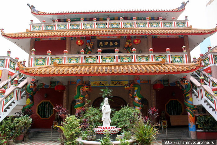 Китайский храм в районе Малате Манила, Филиппины