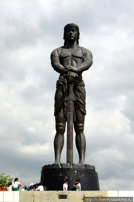 Статуя с мечом Манила, Филиппины