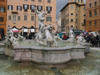 Один из многочисленных фонтанов Рима