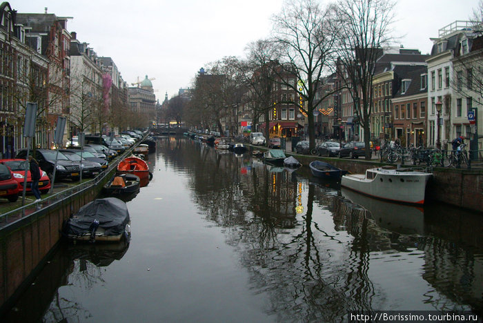 Каналы — неотъемлемая часть города Амстердам, Нидерланды