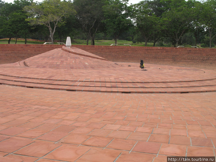 арена для принятия общих решений Пондишери, Индия