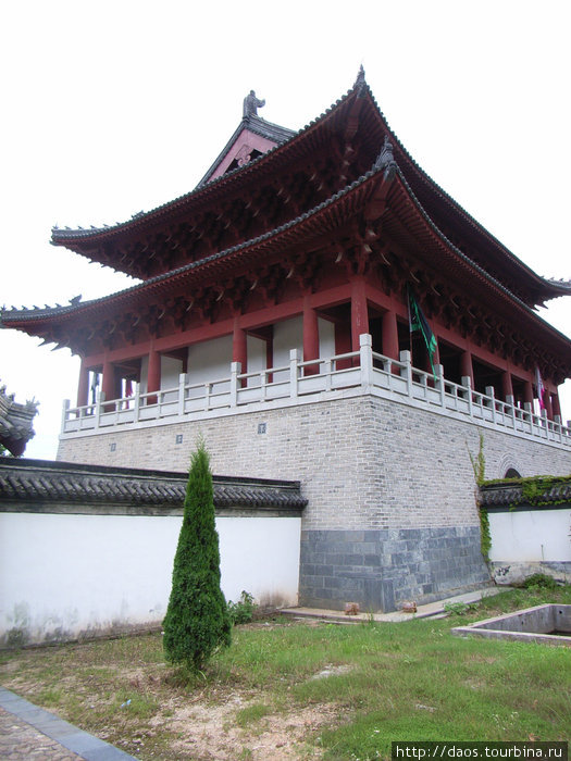 Дворец Шанцингун - территория духов Парк горы Лунхушань, Китай