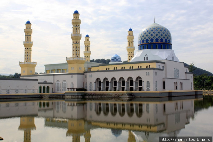 Мечеть в Кота Кинабалу Кота-Кинабалу, Малайзия