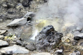 Горячие источники в кратере Кавах Домас