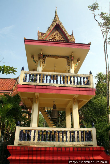 Колокольня в монастыре Остров Чанг, Таиланд