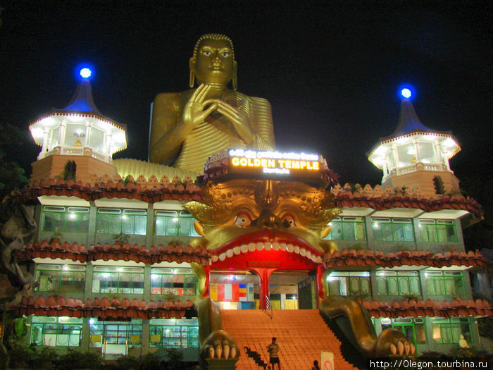 Ночной храм Дамбулла, Шри-Ланка