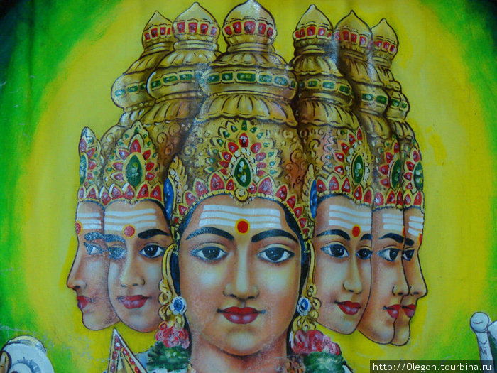 Богиня смотрит во все стороны Шри-Ланка