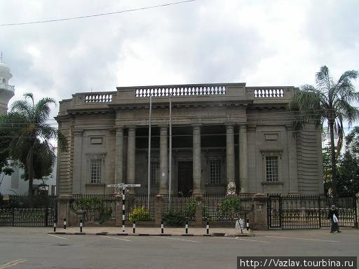 Здание библиотеки Найроби, Кения