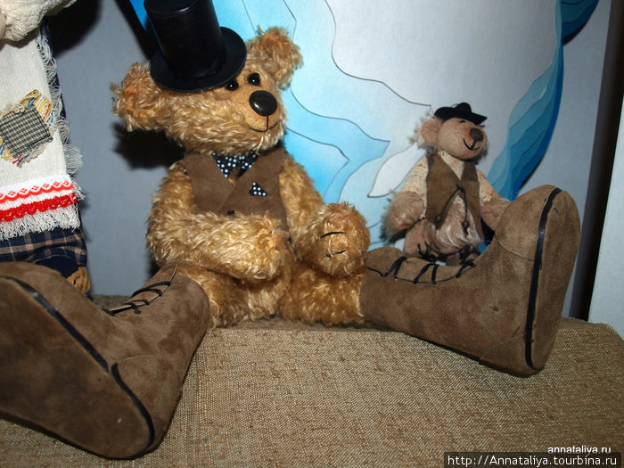 Медведь ботинковый. Москва, Россия