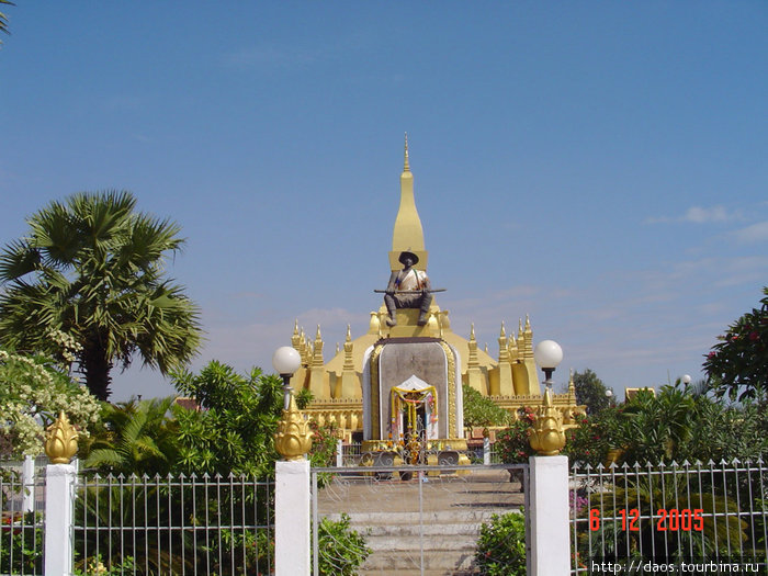 Ступа ПхаТхатЛуанг Вьентьян, Лаос