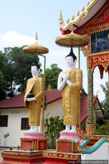 Два стоящих Будды Вьентьян, Лаос