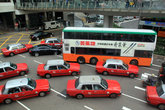 Двухэтажные автобусы и такси — основные виды наземного транспорта