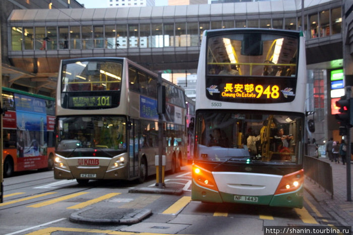 Двухэтажные автобусы Гонконг