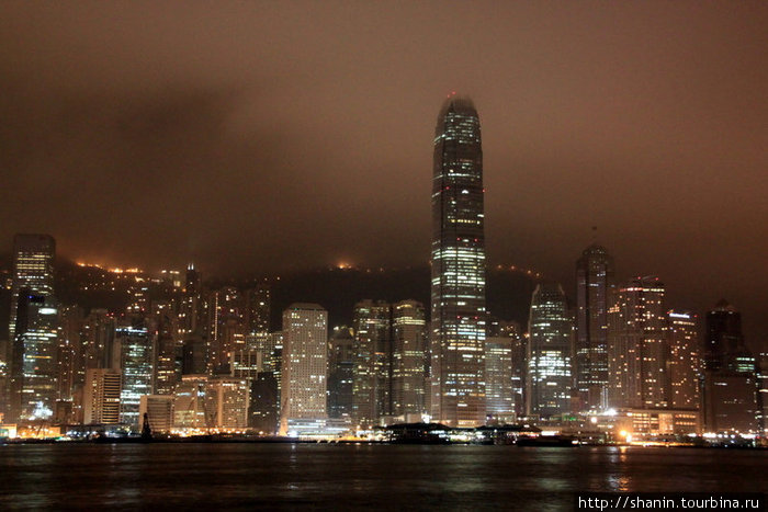 Вид с Коулукна на сам остров Гонконг Коулун, Гонконг