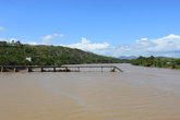 два месяца до нашего приезда здесь прошёл тайфун- часть моста снесло течением