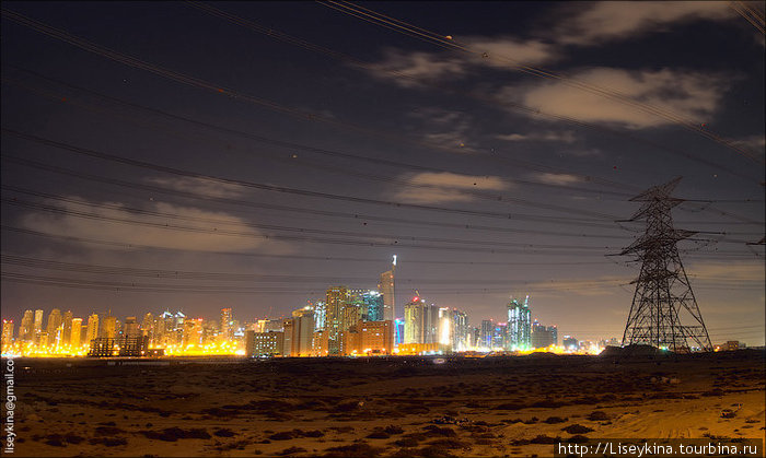 Огни ночного города Дубай, ОАЭ