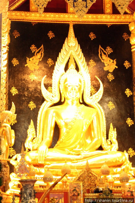 Будда Чинарат светится как золотой (на самом деле — бронзовый) Пхитсанулок, Таиланд