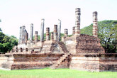 Руины на территории монастыря Ват Махатхат