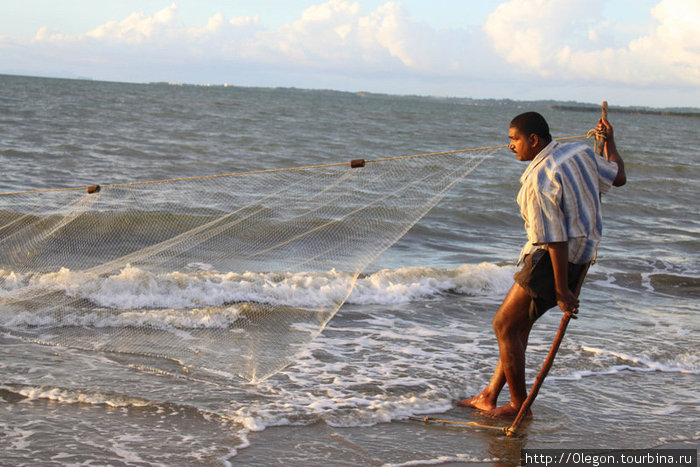 Снова тянем- надо сеть вытаскивать с моря аккуратно Фиджи