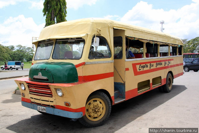 Фиджийский автобус