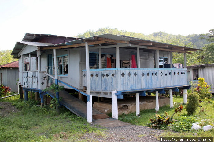 Дом с верандой на сваях Остров Вити-Леву, Фиджи