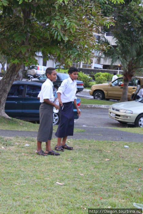 Школьники Сувы Остров Вити-Леву, Фиджи