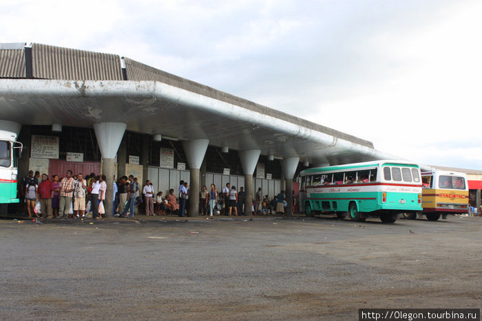 Автобусная станция в Лаутоке Остров Вити-Леву, Фиджи