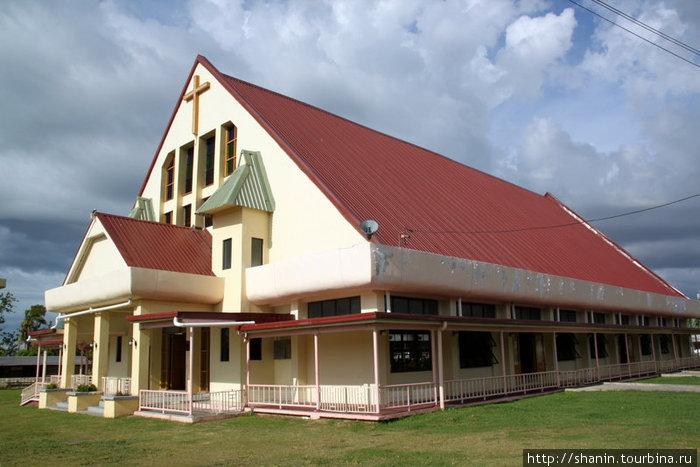 Самая большая на Фиджи церковь Лаутока, остров Вити-Леву, Фиджи