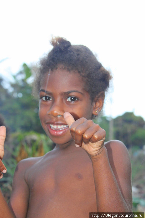Маленькая девочка- уже знает как позировать Вануату