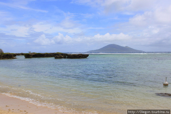 На пляжах никого-поэтому купаться можно хоть нагишом Вануату