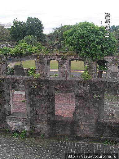 Остатки казарм Манила, Филиппины